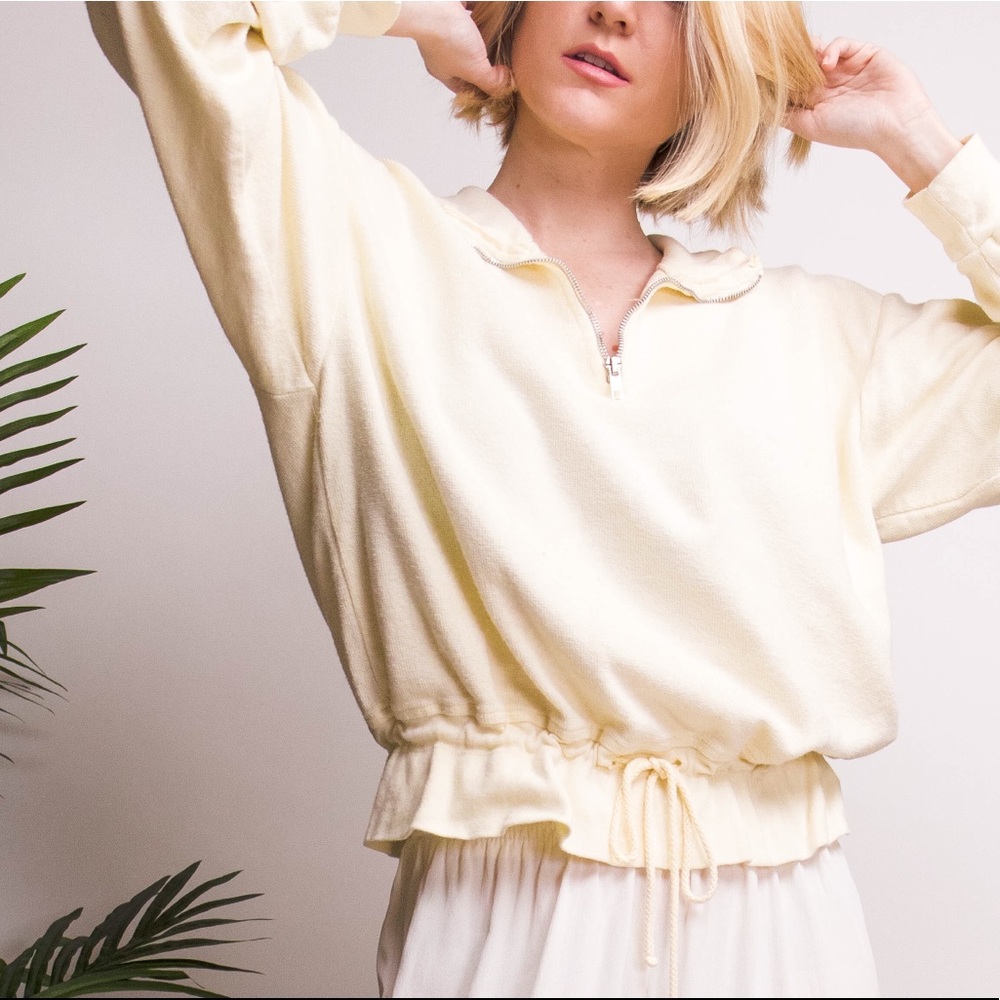 ❌SOLD❌Vintage cream knit drawstring polo sweater - Picture 4 of 8